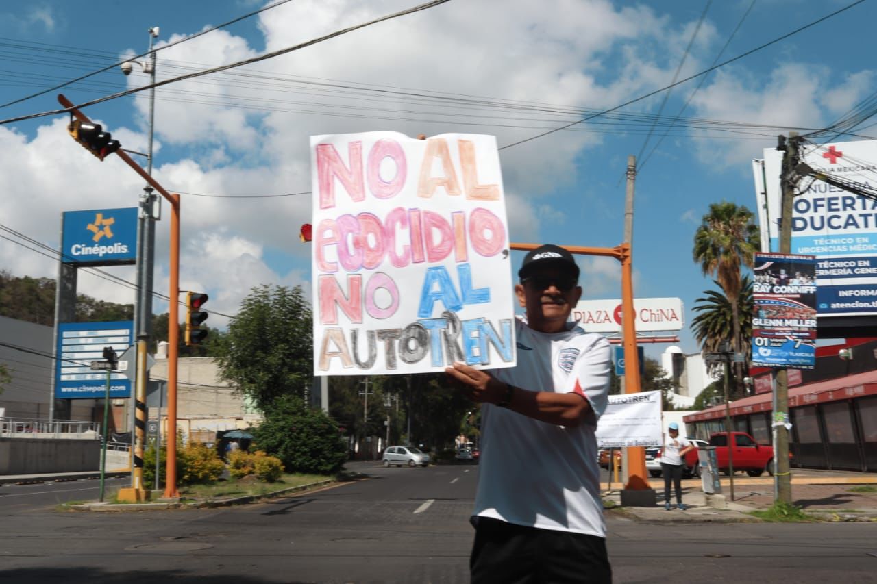 Con manifestación, vecinos de la ciudad de Tlaxcala se oponen al 'Autotrén'